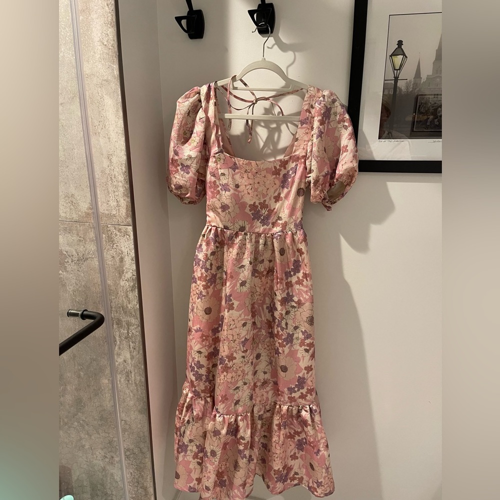 Elegant Floral Maxi Dress in Pink